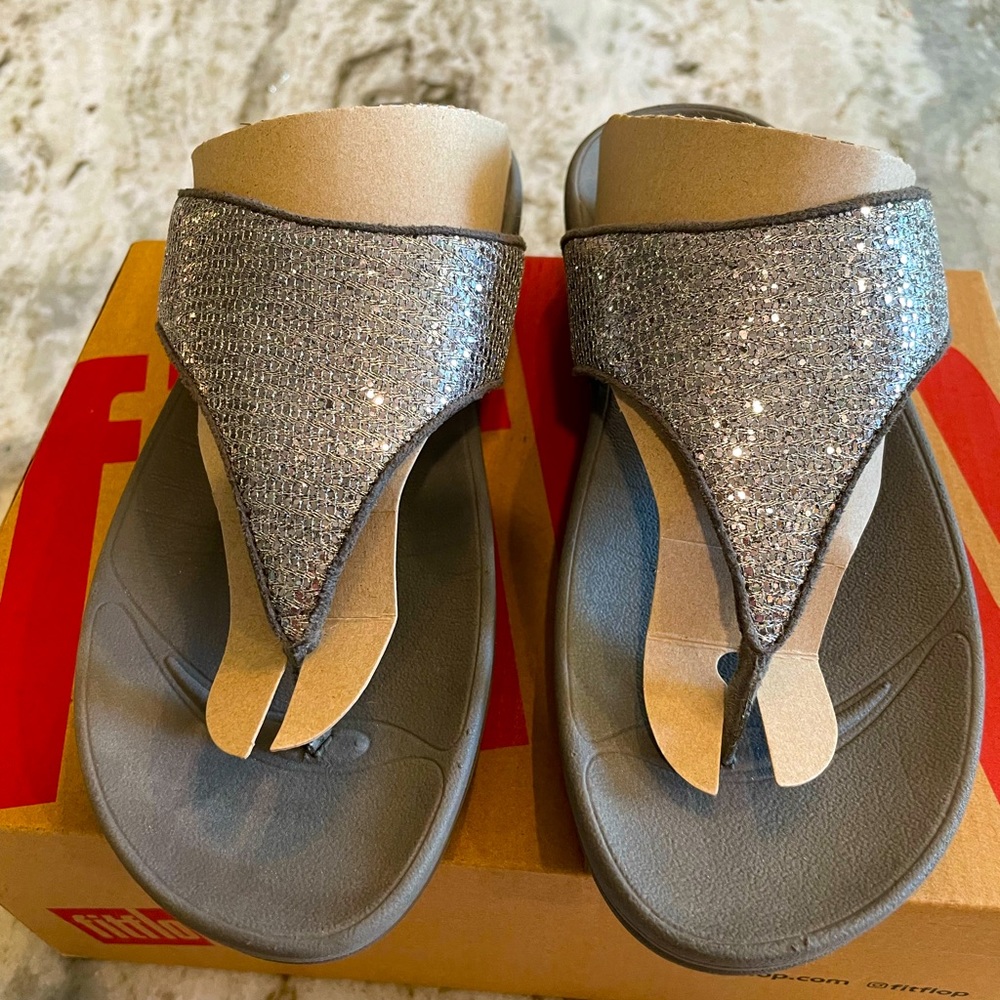 NEW Fitflops LuLu Superglitz. Gray/Silver Size 7. New in the Box.
